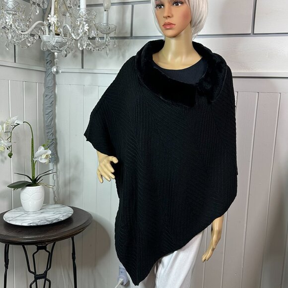 So Classy Black Sweater Poncho with Faux Fur Collar Borderline bourgeois!   L/XL - Picture 2 of 9